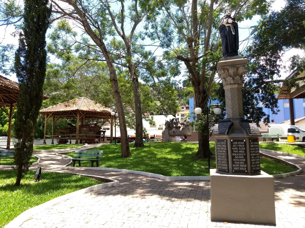 Monumento em homenagem aos Imigrantes