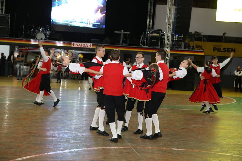 Grupo de Danças Folclóricas Schönheit